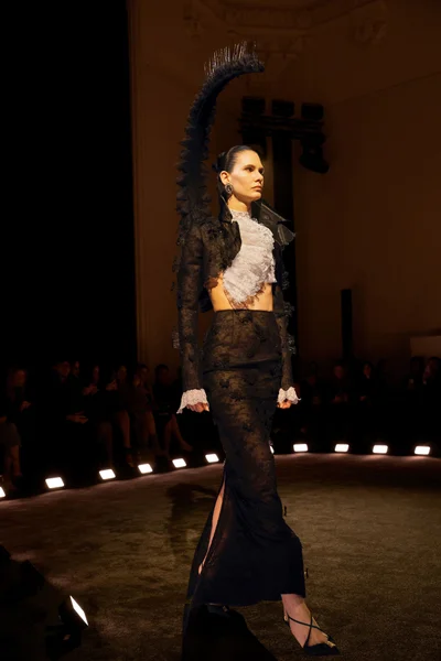 Look 9